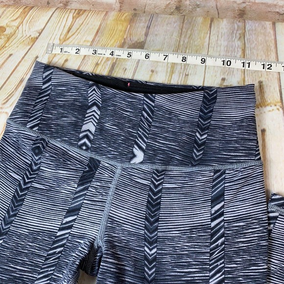 Victoria’s Secret VSX Sport KNOCKOUT Size X Small Grey Black Leggings Yoga Pants - Picture 4 of 8